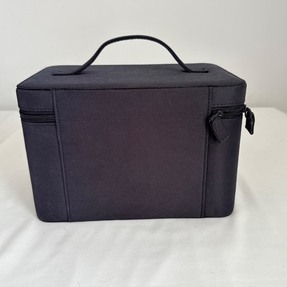 Yves Saint Laurent cosmetic box - Picture 4 of 14